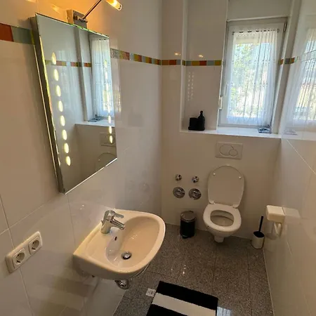 Moderne Für Bis Zu 8 Personen Mit Großem Balkon Apartment *