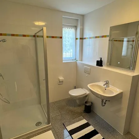 Moderne Fuer Bis Zu 8 Personen Mit Grossem Balkon