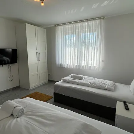 Apartment Moderne Für Bis Zu 8 Personen Mit Großem Balkon Niestetal