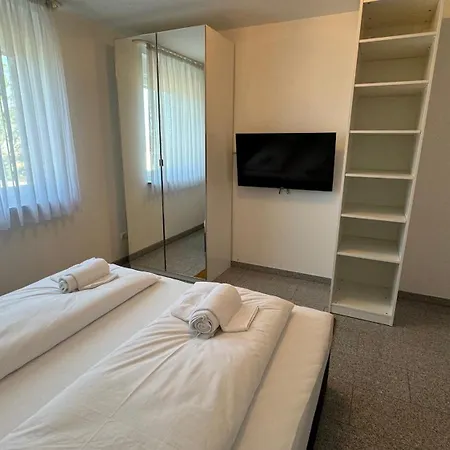 Moderne Für Bis Zu 8 Personen Mit Großem Balkon * Niestetal