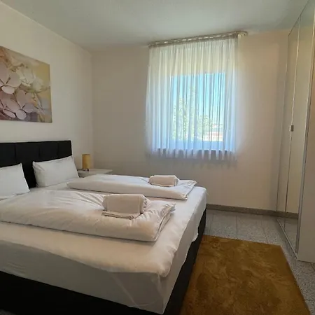 Apartment Moderne Fuer Bis Zu 8 Personen Mit Grossem Balkon Niestetal