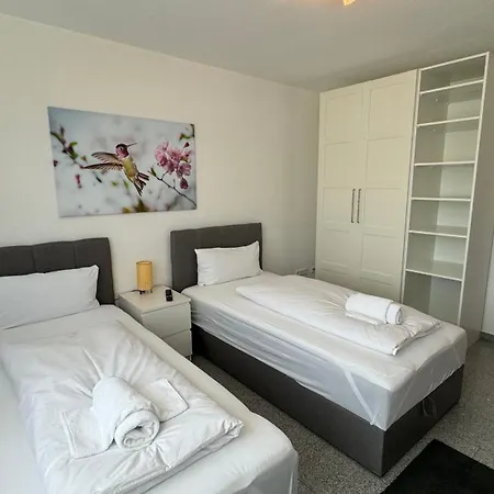 Apartment Moderne Fuer Bis Zu 8 Personen Mit Grossem Balkon Niestetal