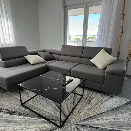 Moderne Für Bis Zu 8 Personen Mit Großem Balkon Apartment *