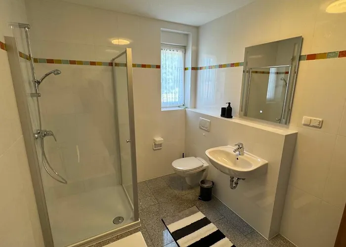 Moderne Fuer Bis Zu 8 Personen Mit Grossem Balkon