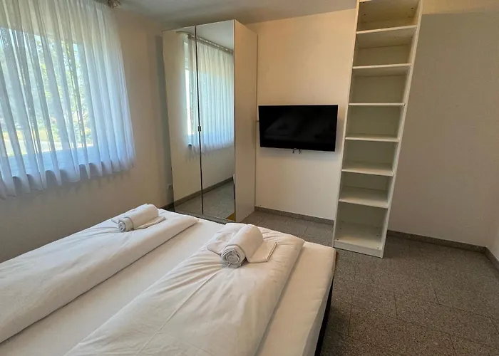 Moderne Fuer Bis Zu 8 Personen Mit Grossem Balkon * Niestetal