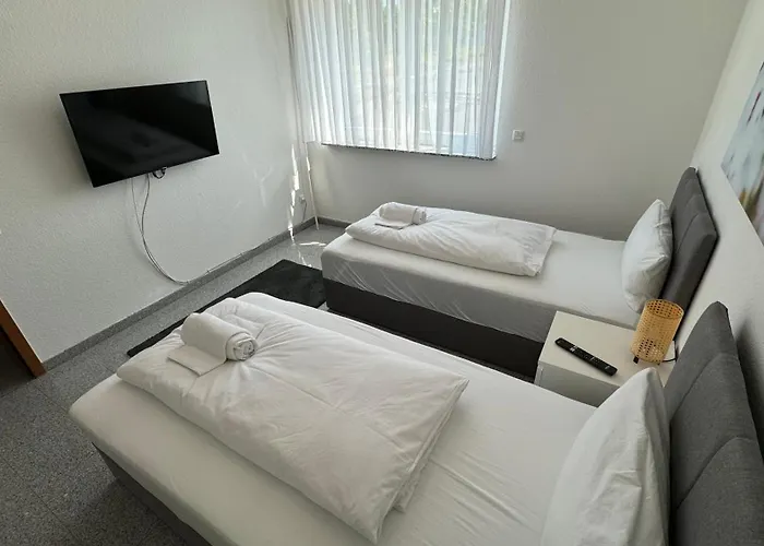 Moderne Fuer Bis Zu 8 Personen Mit Grossem Balkon 아파트 Niestetal