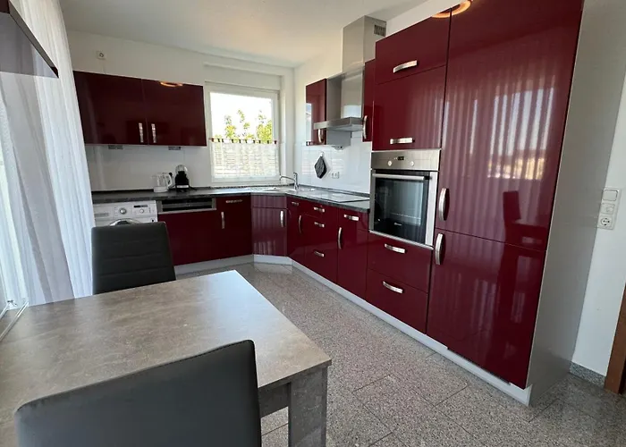 Moderne Fuer Bis Zu 8 Personen Mit Grossem Balkon Niestetal