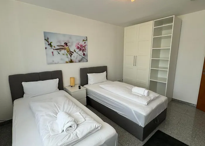 아파트 Moderne Fuer Bis Zu 8 Personen Mit Grossem Balkon Niestetal