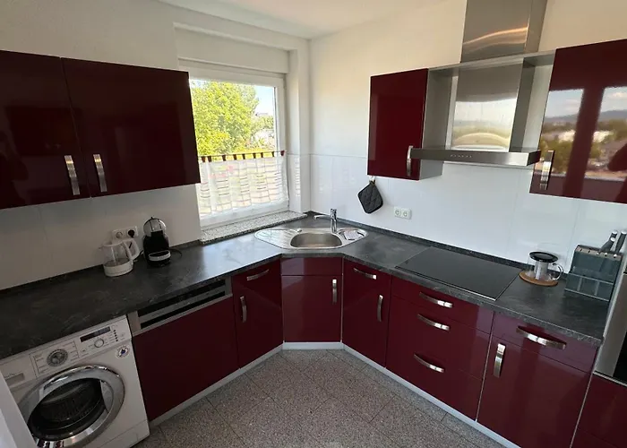 Moderne Fuer Bis Zu 8 Personen Mit Grossem Balkon 아파트